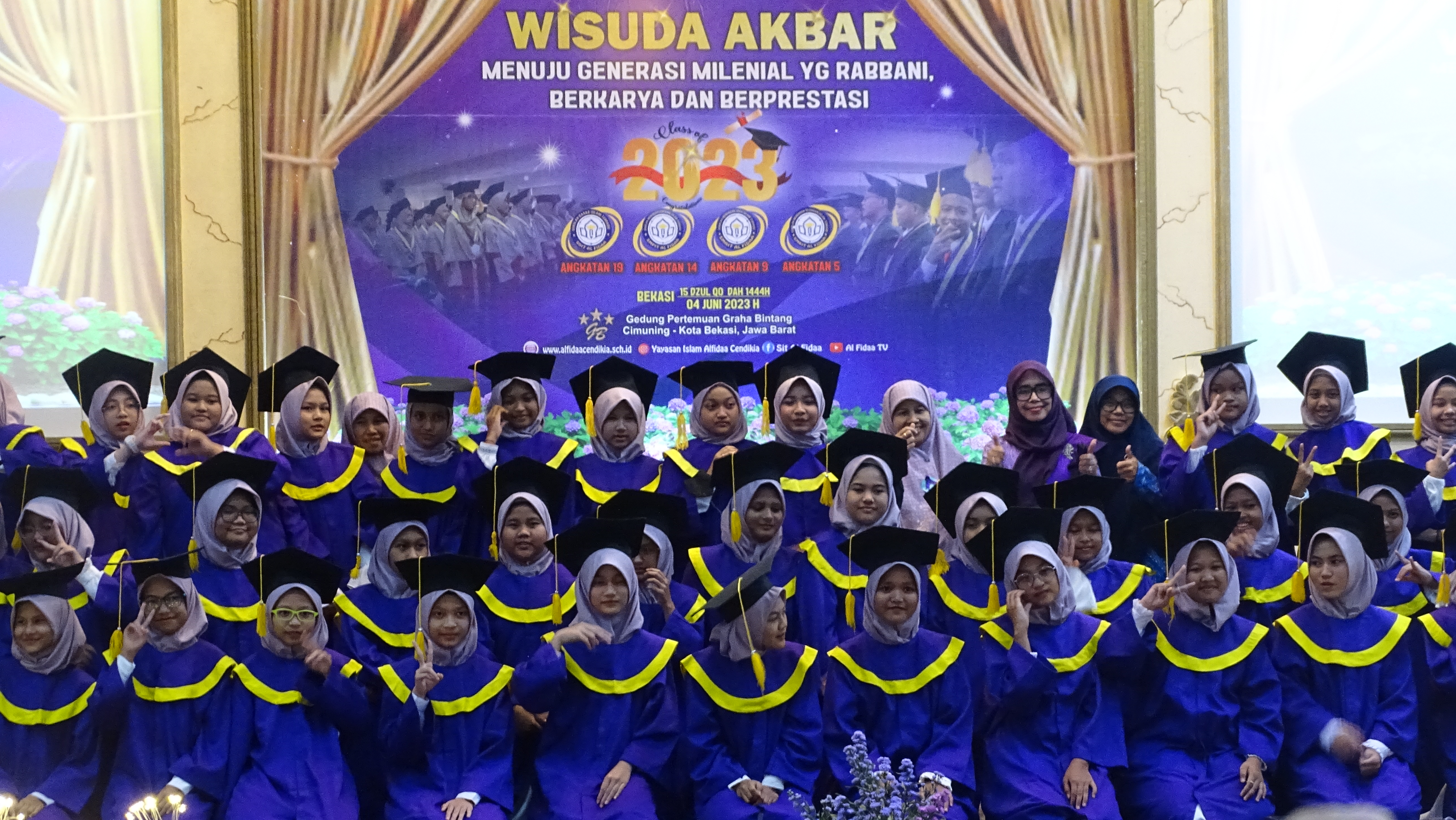 WISUDA AKBAR SIT AL FIDAA TP.2022-2023