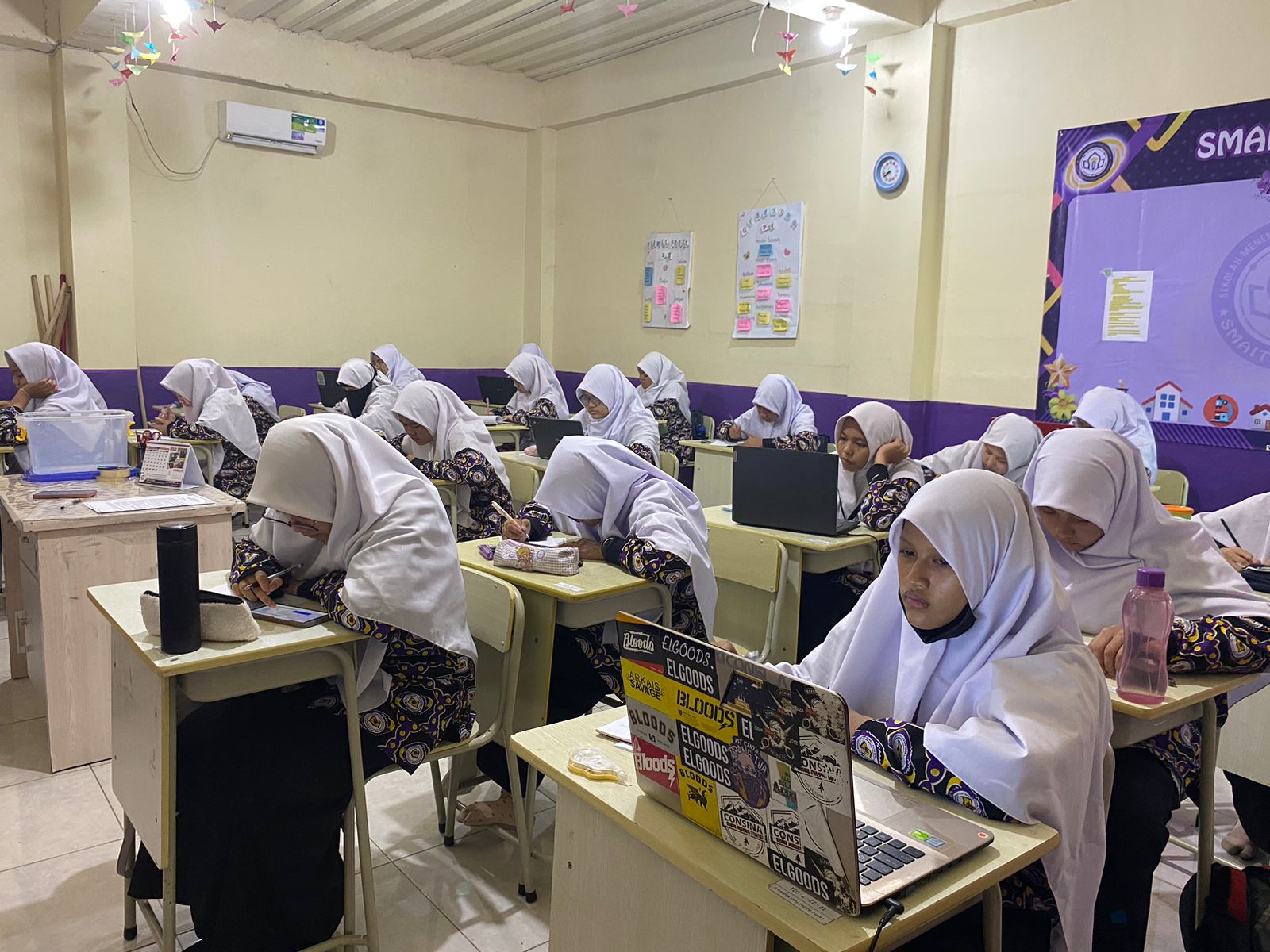 Kegiatan Penilaian Tengah Semester PTS Ganjil SMAIT Al Fidaa Tahun 2023/2024