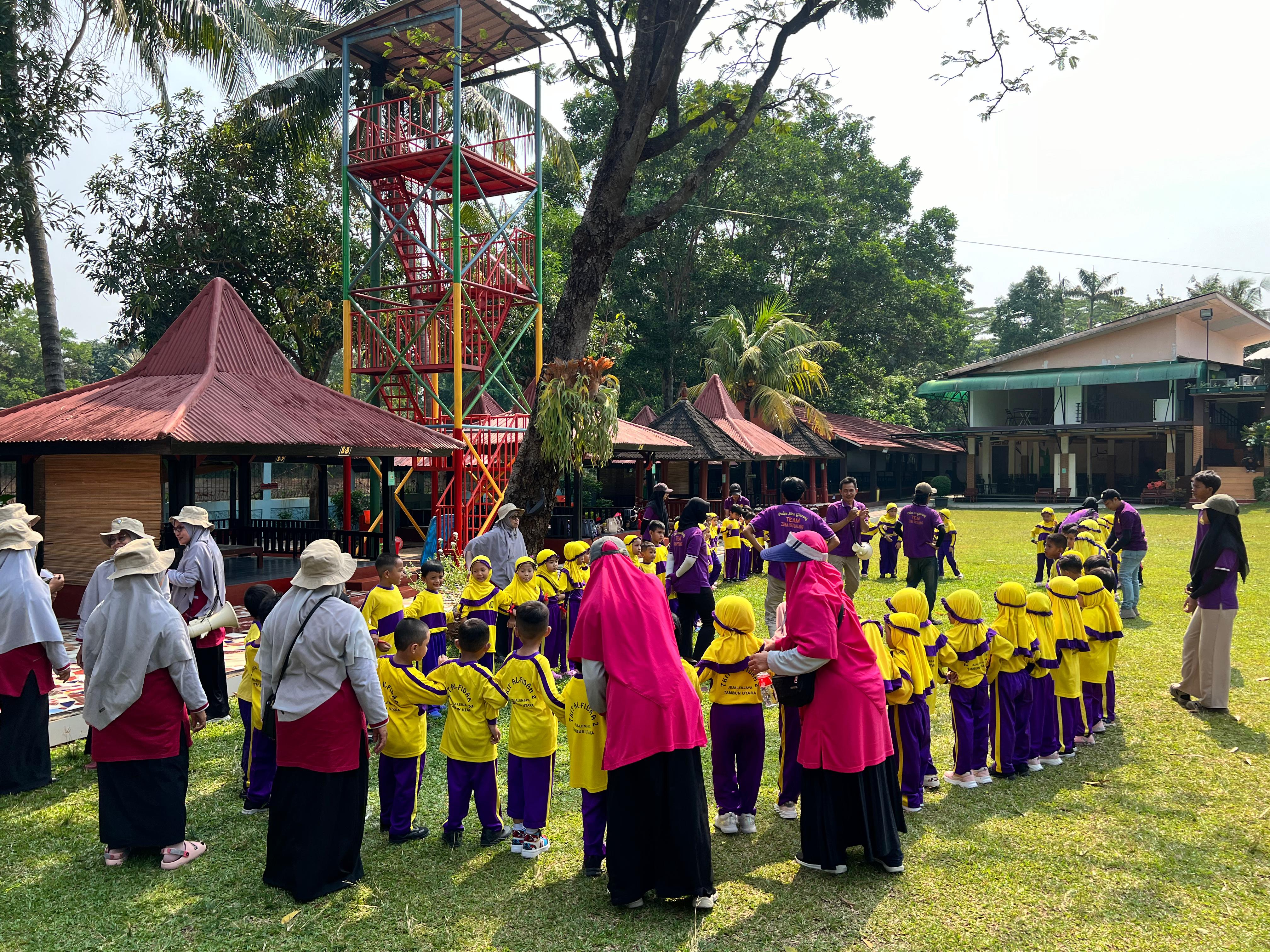 Seru dan Asyiknya..... Kegiatan outbound TKIT Al Fidaa ke Taman Wisata Pulau Situ Gintung