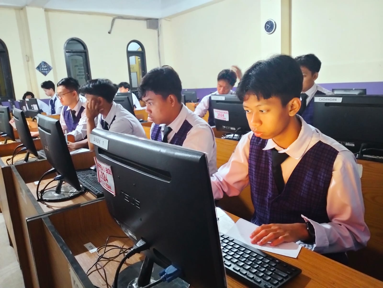 Kegiatan Asesmen Nasional Berbasis Komputer  / ANBK SMAIT AL Fidaa 2025-2026