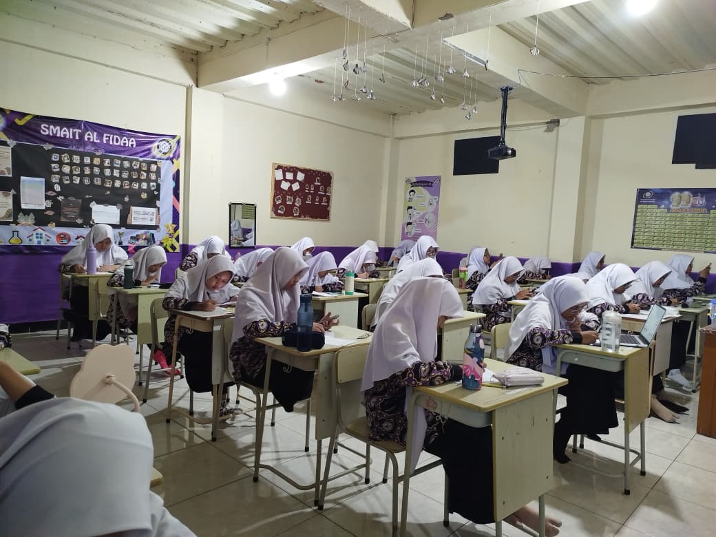 Evaluasi Tengah Semester SMAIT Al Fidaa : Langkah Penting Meningkatkan Mutu Pendidikan