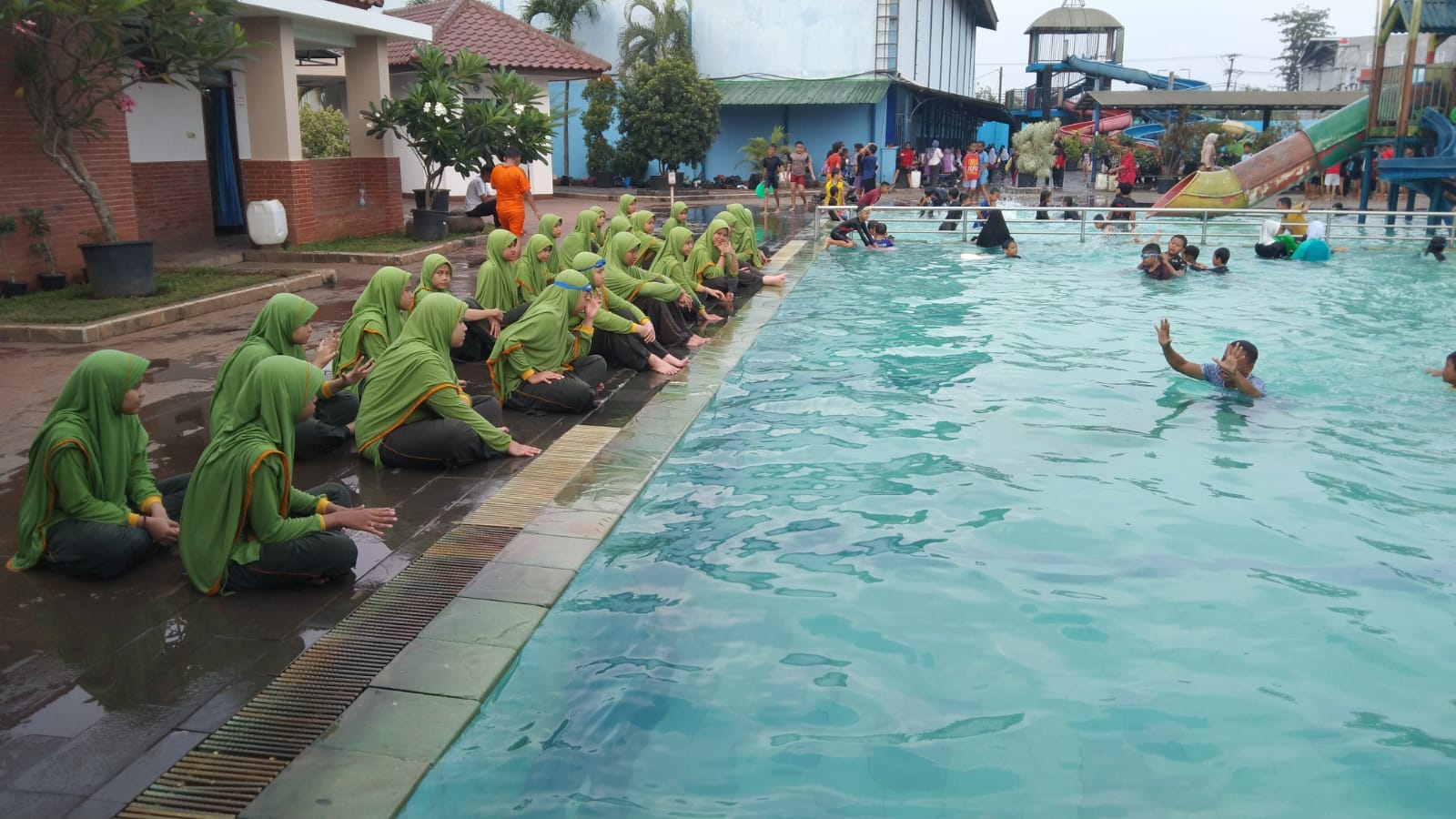 Kegiatan Renang  siswa kelas 7 dan 8 SMPIT Al Fidaa 2025