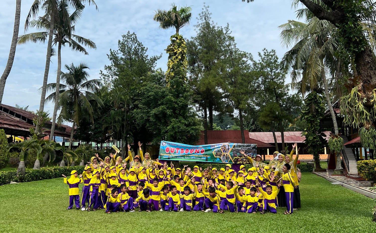 Kegiatan outbound TKIT Al Fidaa di Taman Wisata Pulo Situ Gintung